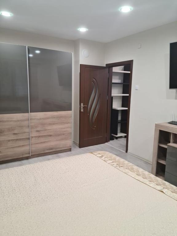 Зара Apartamento Ruse Exterior foto