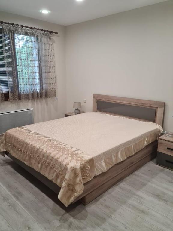 Зара Apartamento Ruse Exterior foto