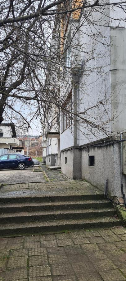 Зара Apartamento Ruse Exterior foto
